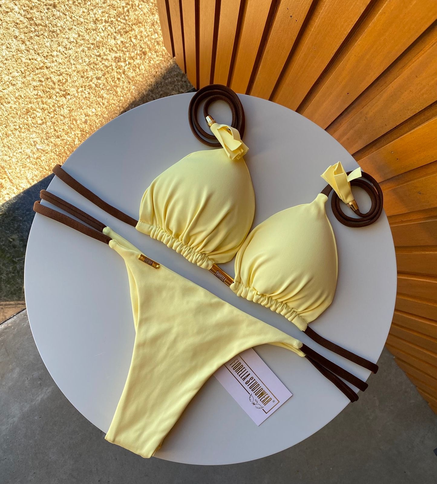 BIQUÍNI ELLOAH AMARELO MANTEIGA/ MARROM