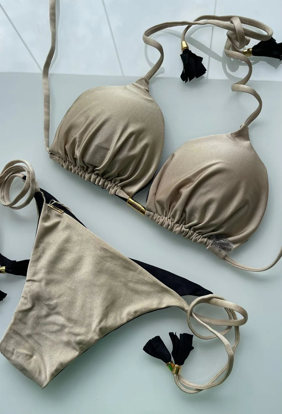 BIQUÍNI ELLOAH GLOW PRETO / DOURADO