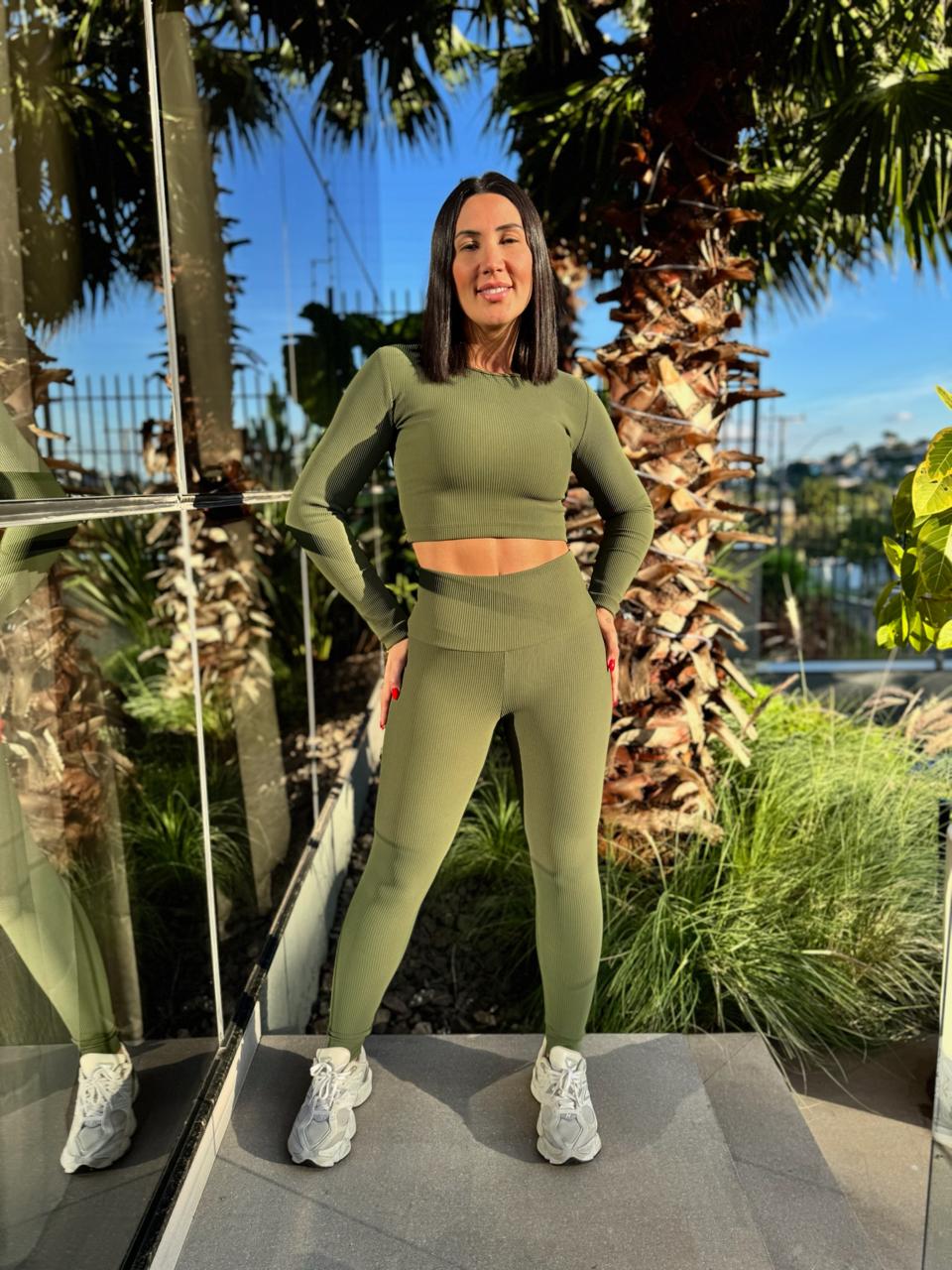 CROPPED FIORELLA CANELADO VERDE OLIVA