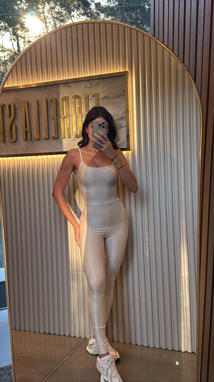 MACACÃO SERENA MICROCANELADO OFF WHITE