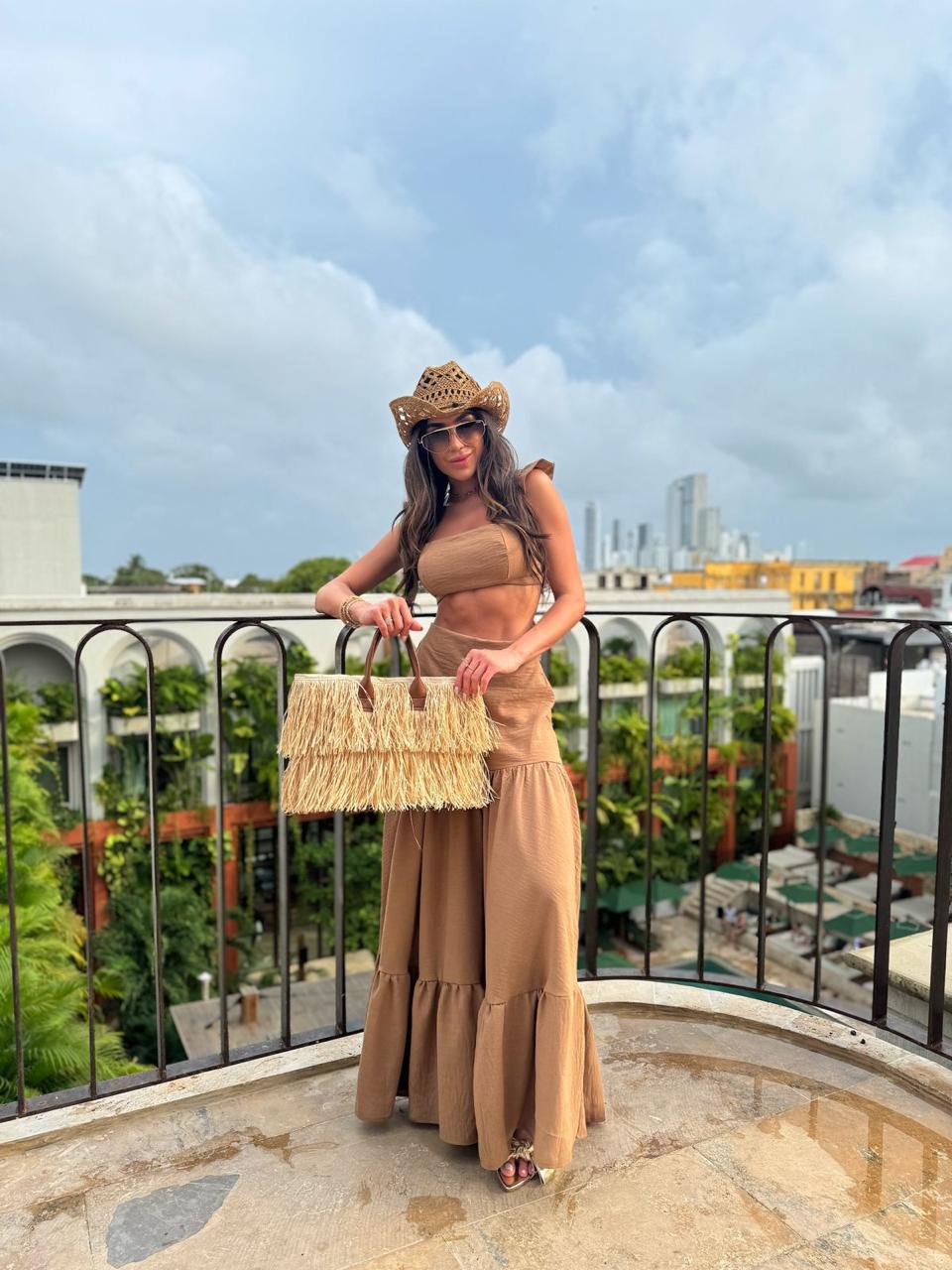 CONJUNTO ÉTEKA CARAMELO