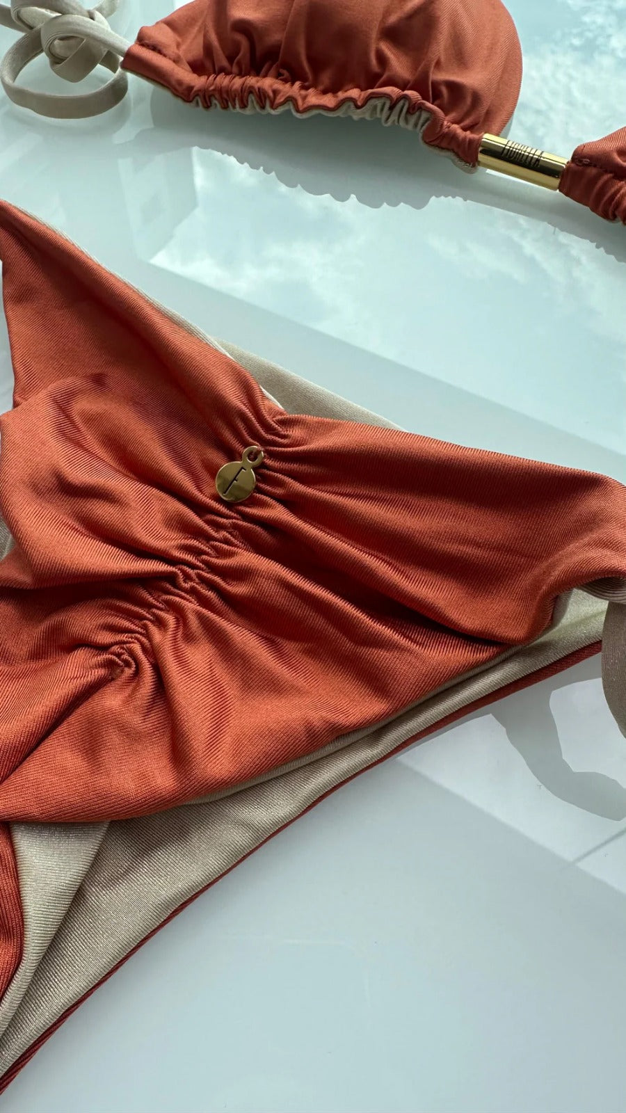 BIQUÍNI ELLOAH GLOW COBRE / DOURADO