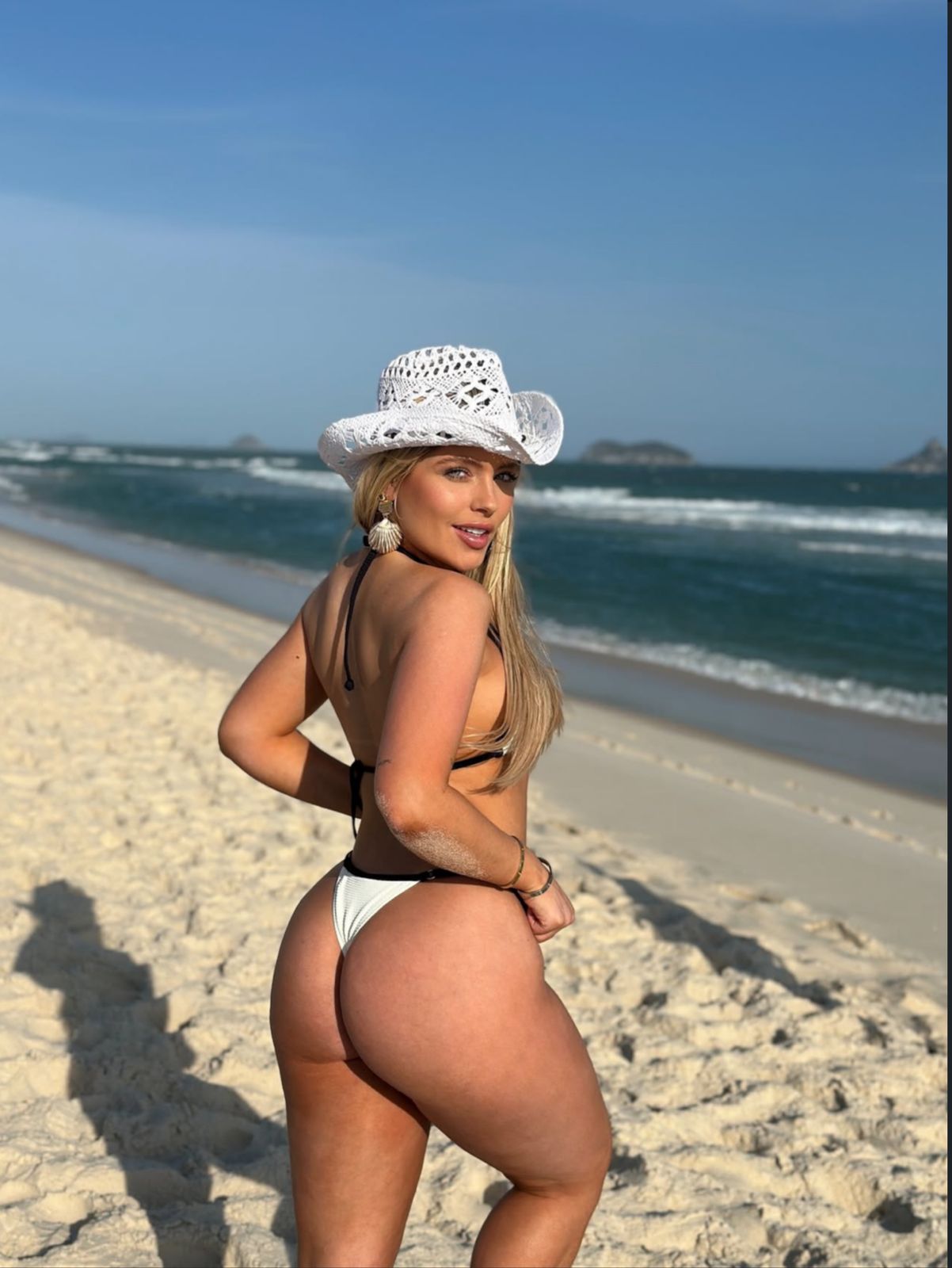 BIQUÍNI ANITTA COLMEIA OFF WHITE/ PRETO