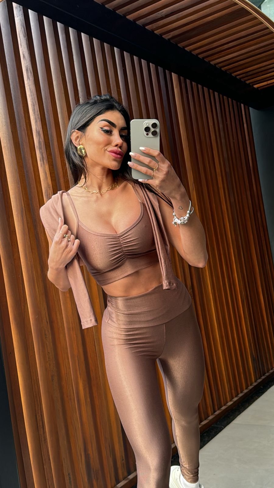 TOP DONATELLA MICROCANELADO CHOCOLATE